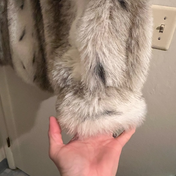 Jacket- Lynx Faux Fur Bomber Style Size XL - Picture 4 of 6